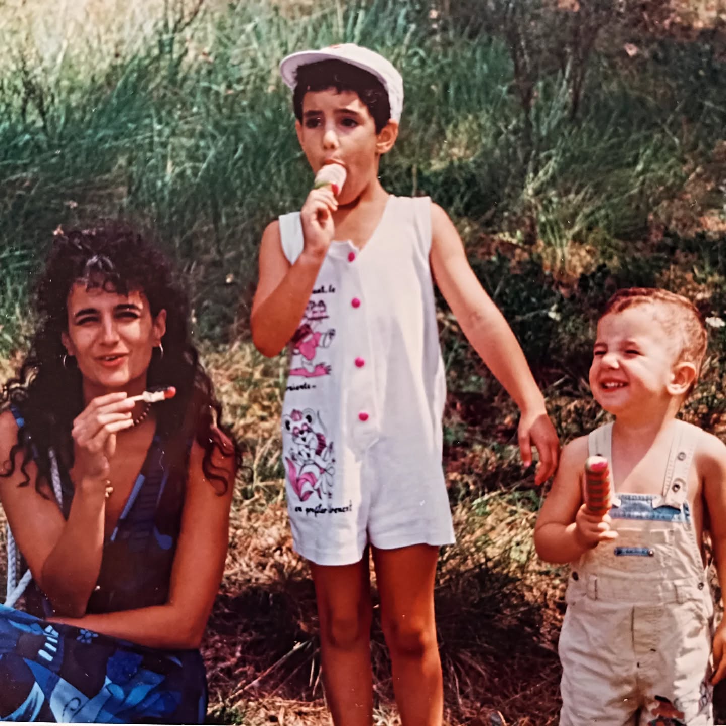 Feliz Día de la Madre ♥️
Por todos esos momentos que de pequeños no entendíamos… y que hoy lo son todo.
Gracias por estar siempre ahí. Te queremos♥️♥️♥️